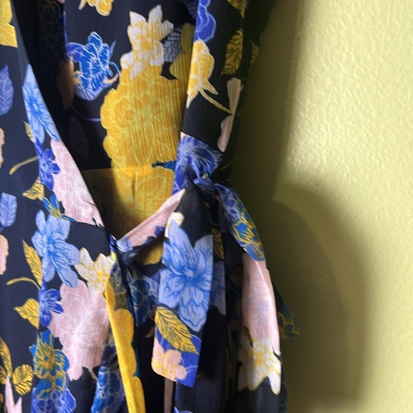 Banana Republic Floral Wrap Dress in Blue and Yellow. - Picture 5 of 8